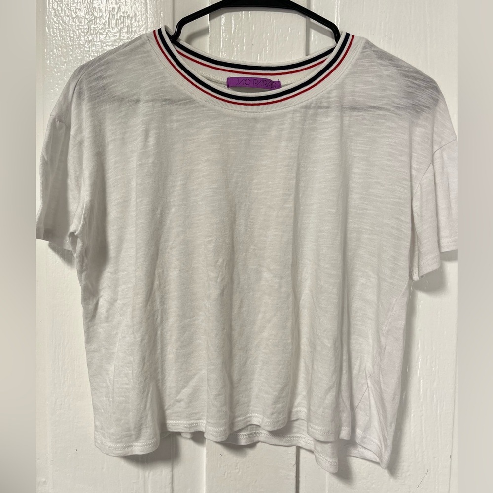 Mixology Jac Parker Cropped Banded neck tshirt size small